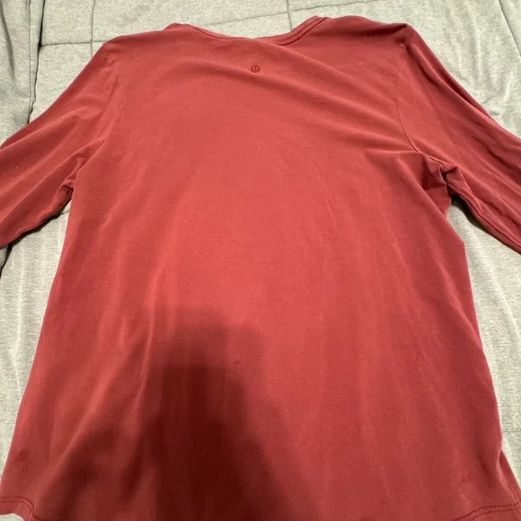 lululemon Long Sleeve Tee in Burgundy - Picture 3 of 5